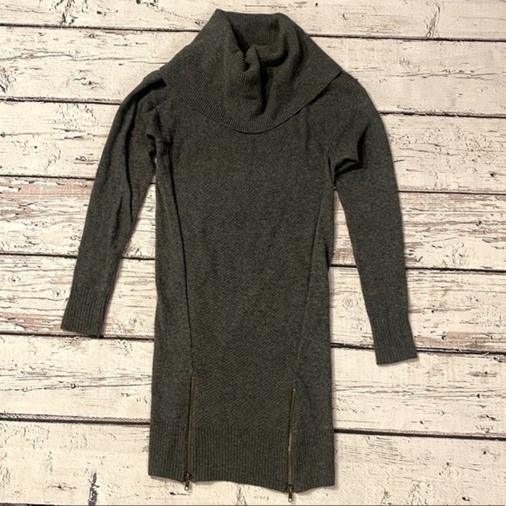 Mossimo sweater dress zip thighs